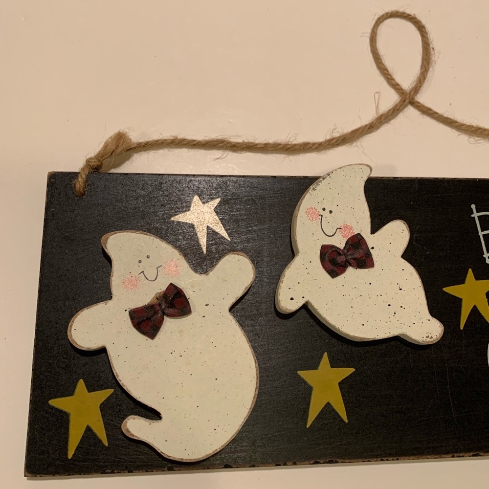 NWT HALLOWEEN GHOST HANGING SIGN. - Picture 9 of 9
